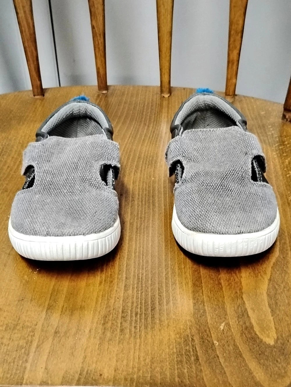 Livie & Luca Gray Canvas & Black Leather Toddler Hook-and-Loop Sneakers Size 12